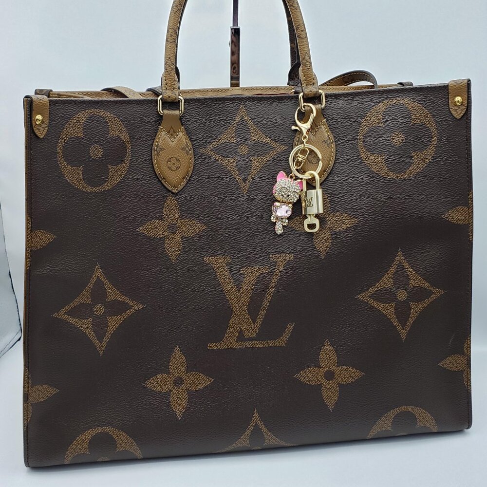 Authentic Louis Vuitton Lock & Key Gold ✨ Unbranded Cat Keychain Bag Charm LV - Picture 12 of 12